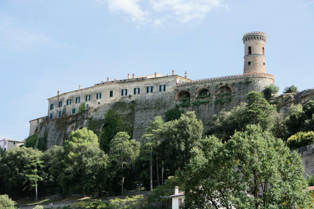 Castello Di Caccuri Suites Exterior photo