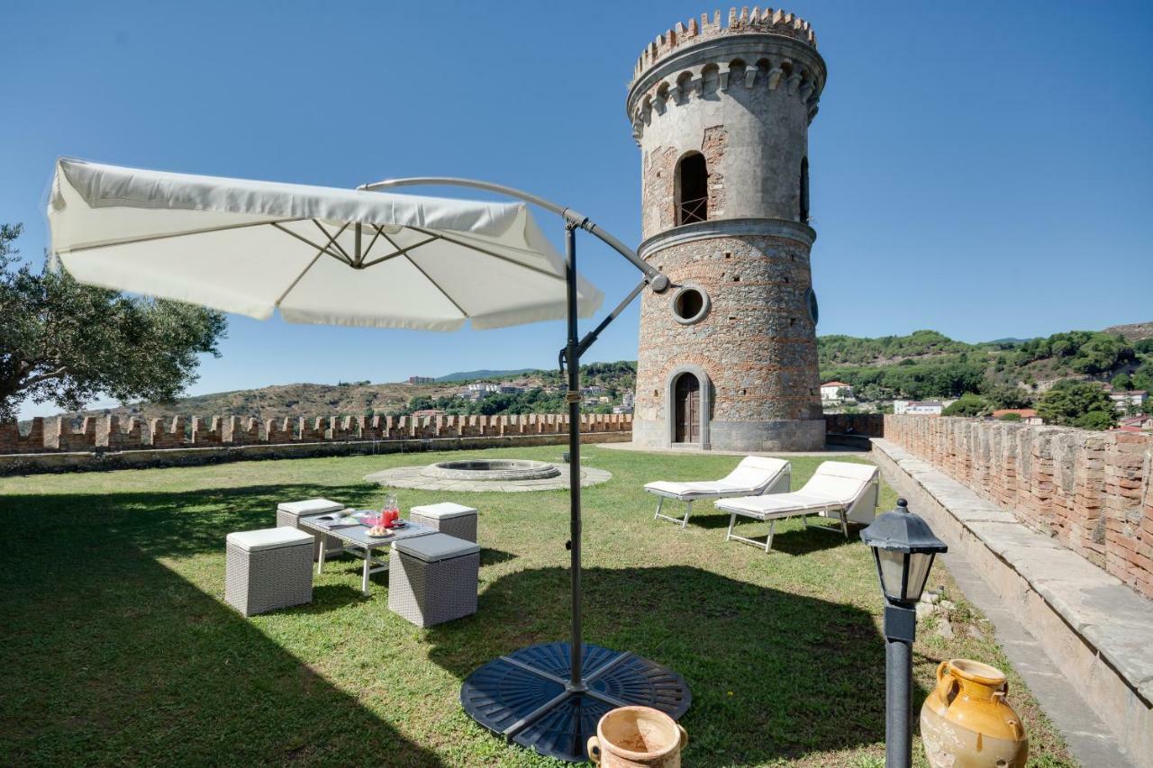 Castello Di Caccuri Suites Exterior photo