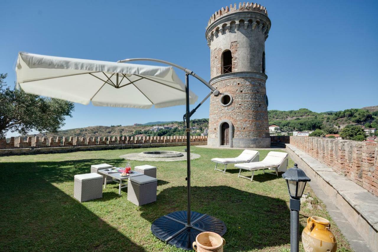 Castello Di Caccuri Suites Exterior photo